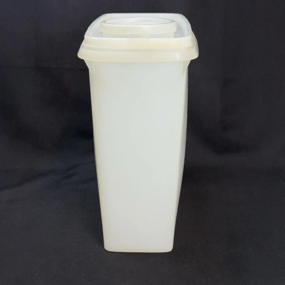 Tupperware Cereal Keeper Container Flip-Top Pour Spout Clear Plastic Storage USA